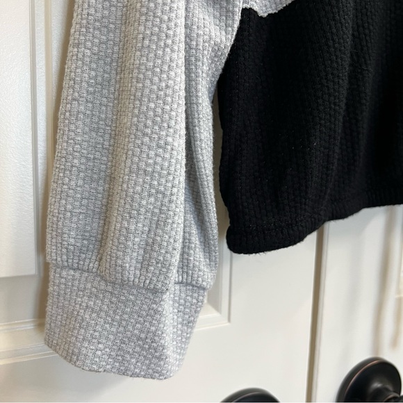 For All Seasons by Paper Crane Girls Cropped Hoodie Top in Gray/Black, Size XL - Picture 4 of 10